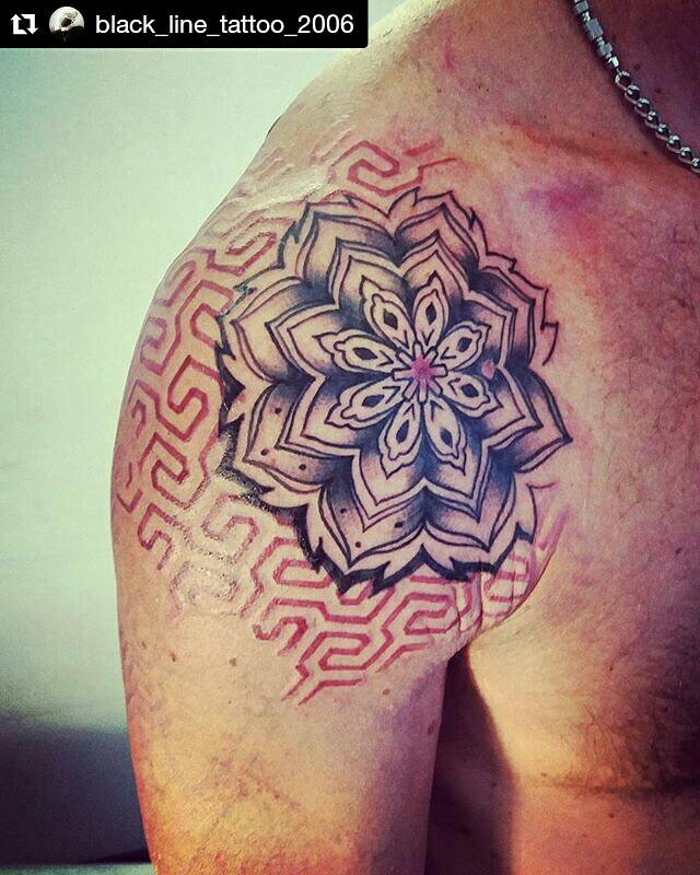 Pigi1907's tweet photo. #Tatoo #blacklinetatoo
#workinprogress #vamonos #tatuaggio
#glo https://t.co/7HUEDd4ei3