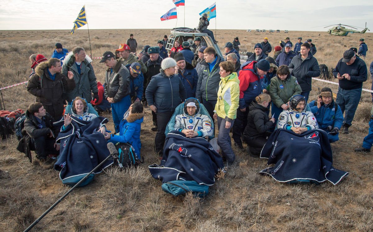 SpaceFacts101's tweet photo. Three people returned to Earth from the space station; Anatoly Ivanishin, Kate Rubins, and Takuya Onishi https://t.co/qojNukOFYF