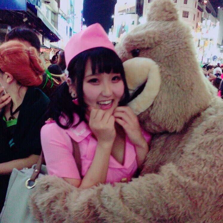 torotoro0217's tweet photo. 去年からの変わり様がすごひ。いんハロウィン https://t.co/5GbX5CElHg
