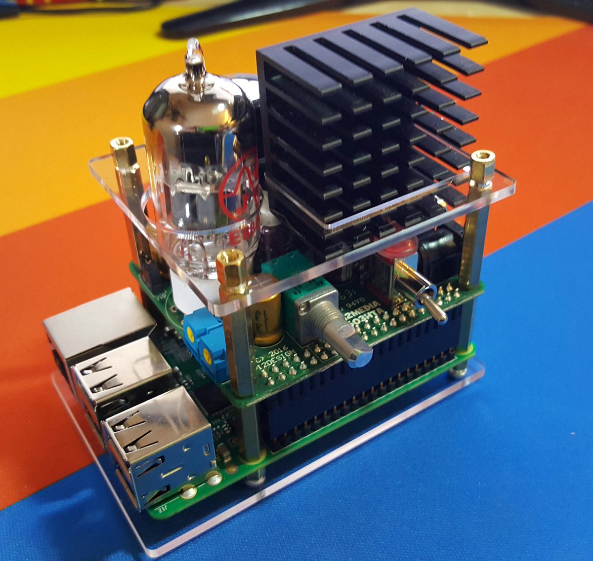 basementhacker's tweet image. Oh yeah #vacum #tube #amplifer fully installed on a #RaspberryPi made by @Pi2Design