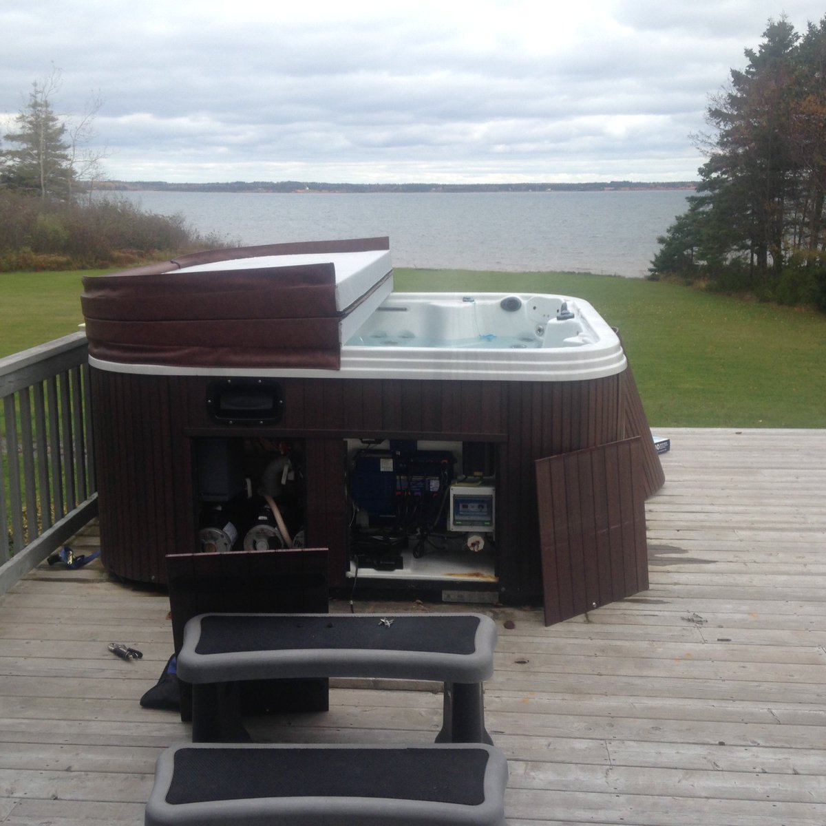 Circulation pump #1 seals totally gone sprayed water 10 feet ....
Blaine to the rescue#awesome