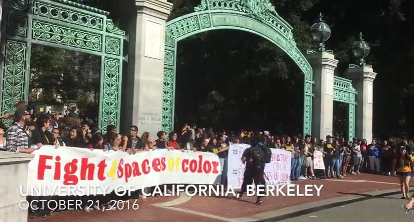 Conservative_U's tweet photo. Cal-Berkeley Minorities Form Human Wall to Block White People from Walking through Campus https://t.co/VfNyrzunTo #tcot https://t.co/6vOrjJ4ohL