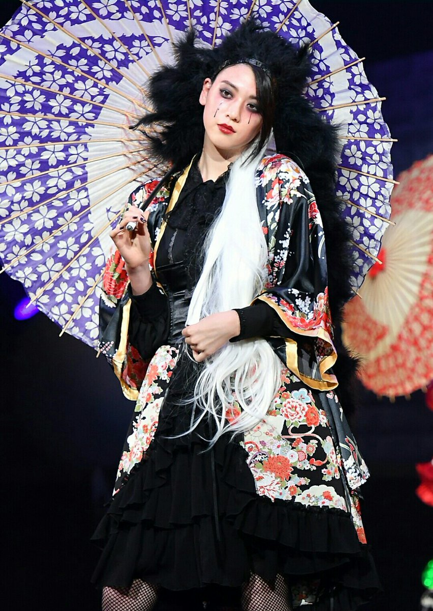 babymetalnews_'s tweet photo. #三吉彩花、和洋ミックスの怖可愛い姿に観客釘付け https://t.co/F7Jr65hL4p | #さくら学院 #JackOLand https://t.co/1p3gx5IDS9