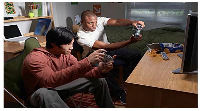 launch_commerce's tweet image. Show your #gamer pride with these dorm room essentials! bit.ly/2c7WwbA