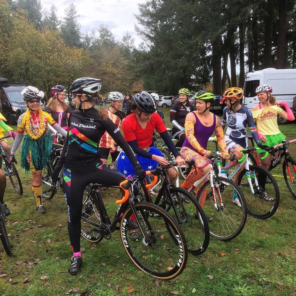 PCP_Racing's tweet photo. You'd think it was almost Halloween or something. #mfgcross https://t.co/8lx80QhMwF https://t.co/NIXqKFOApY