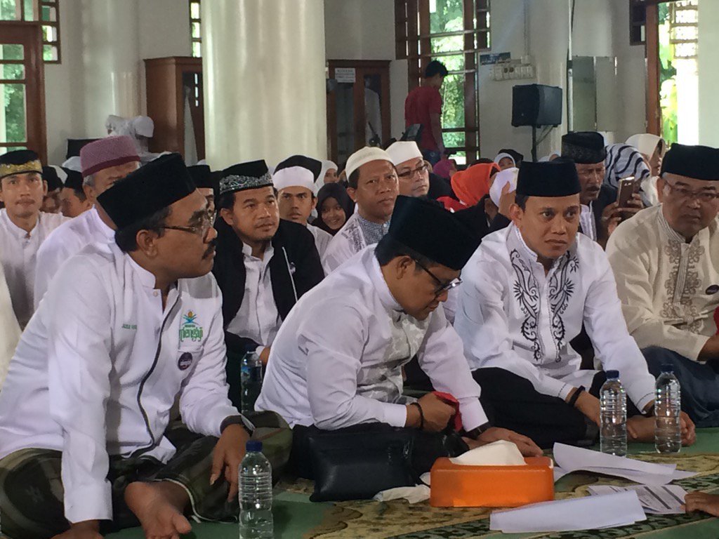 Khataman Akbar dalam rangka hari santri Nasional.#NusantaraMengajiBekasi @DPCPKBGresik @kabarPKBjatim @BeritaPKB
