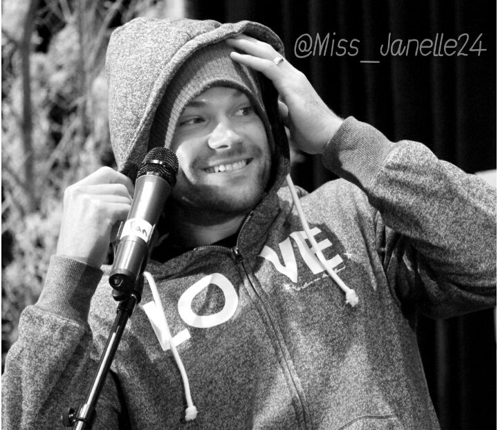 J2isreal12's tweet photo. Let's vote for this cutie ๐ he deserves this award for his great performances โค #spnfamily #vote4jared #PCAFORJARED https://t.co/KKxR9o2Ucg https://t.co/CF2dci6nTg