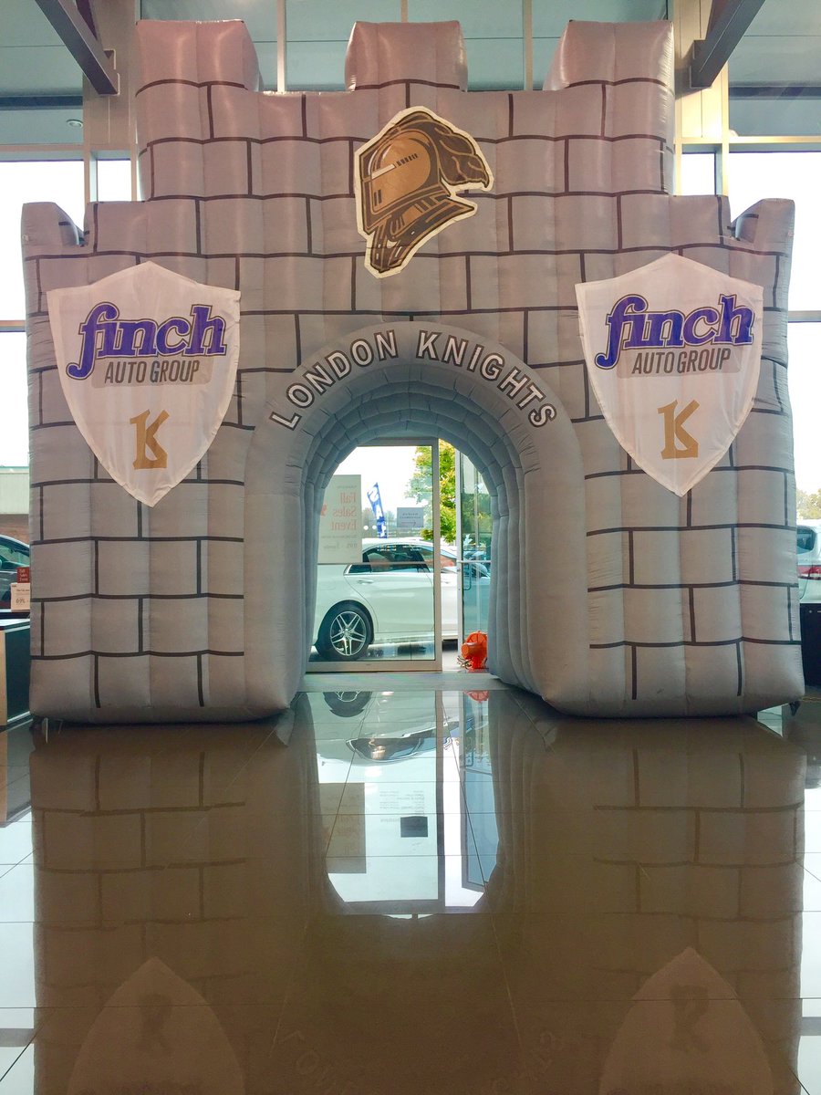.<a href="/AM980News/">980 CFPL London News</a> is here at @MercedesBenzLDN for #FallFanFest with <a href="/GoLondonKnights/">London Knights</a>! Come down, get pictures and autographs with the team!✨🏒