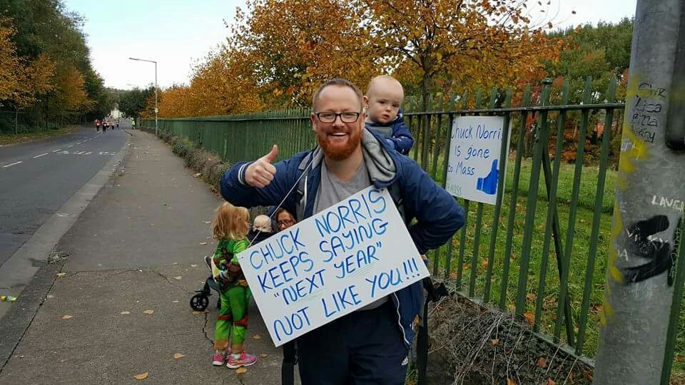FreeMyPicture's tweet photo. Did you see my brother out on course today support like no other #ChuckNorris #dcm16 #marathonman https://t.co/kUxp1JSW8r