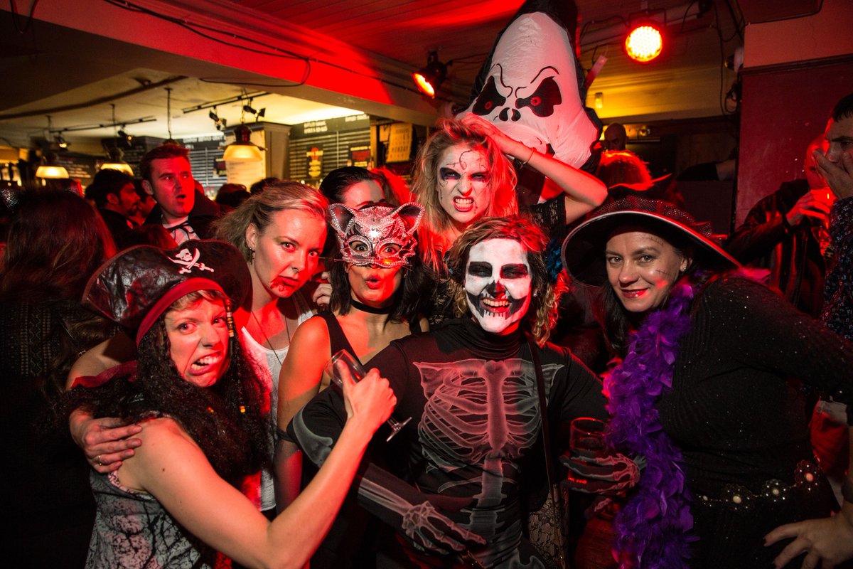 themillerpub's tweet photo. More of the best shots from last nights party. @CliveDouble taking selfies into overload. excellent zombie work. https://t.co/hDSRLj06XC