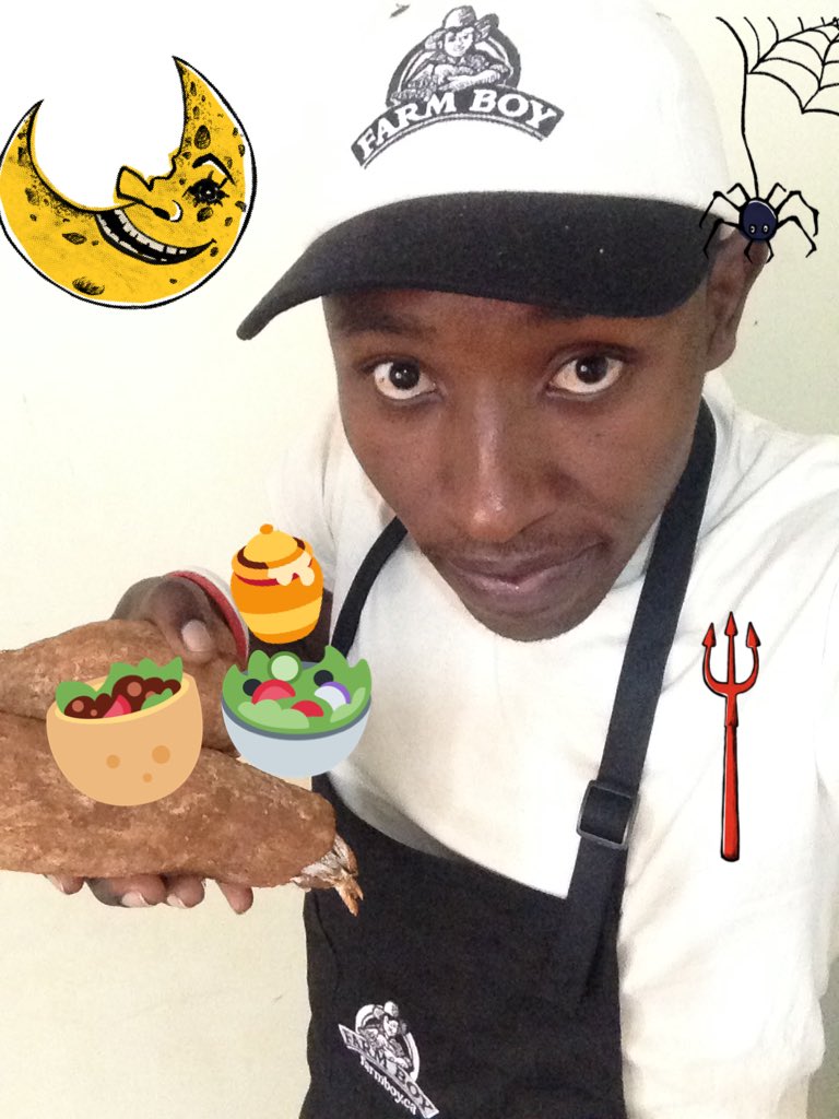 MahaC's tweet photo. My #halloween costume this year is @FarmBoy attendant 😊😊 #ServingFresh #FarmBoy #HappyHalloweekend https://t.co/XIxCKQKRSO