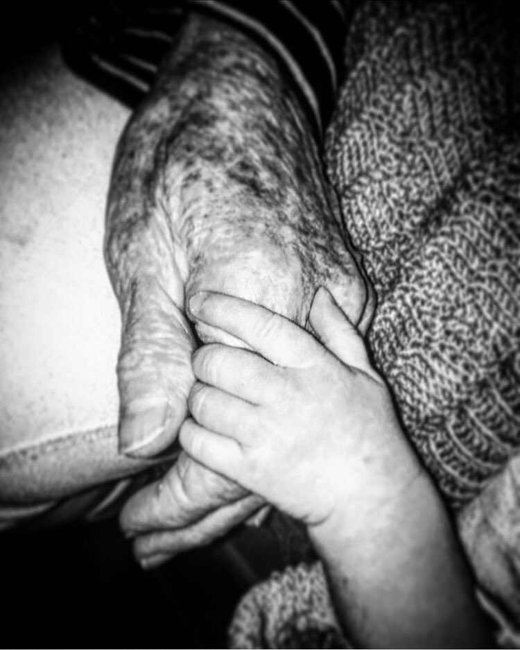 MarteAnne's tweet photo. Old one and New one ... ❤️ #love #family #baby #life https://t.co/3XjCsBlGm0