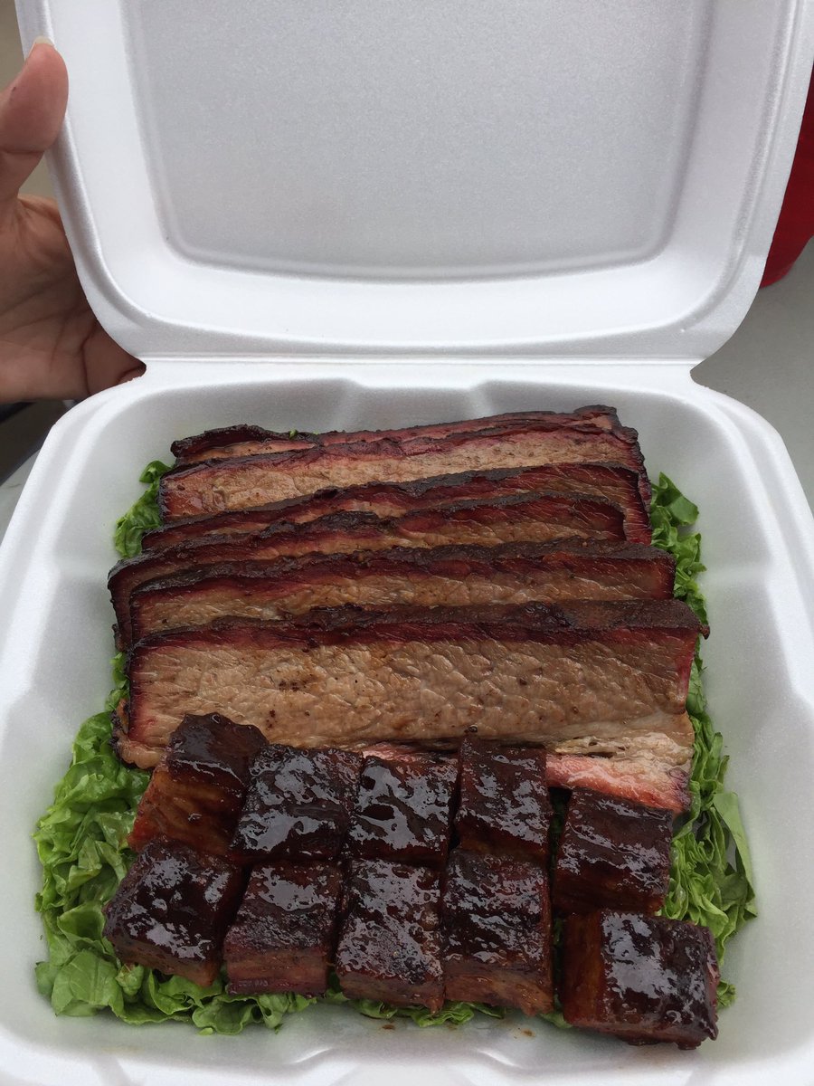 ThisButtsForYou's tweet photo. Happy with our brisket #AR2016BBQ #ThisButtsForYou #BBQ https://t.co/NdcvpIWKdD