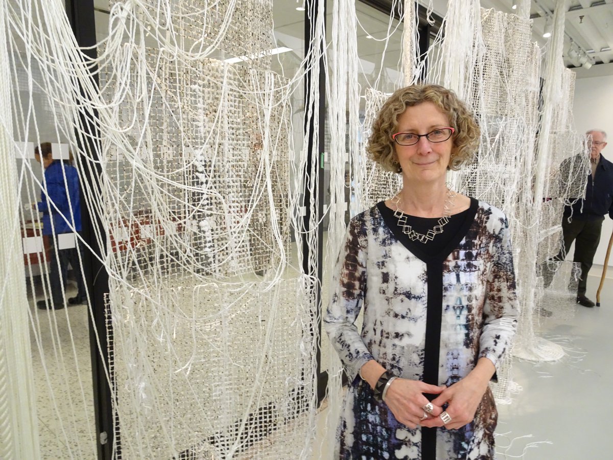 Artist Elaine Whittaker @elainetwsalt in the 2016 World of Threads Festival. #worldofthreads. Here's the info worldofthreadsfestival.com/exhibitions_me…