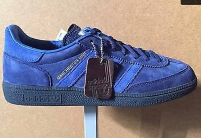DeadstockUtopia's tweet photo. more pics of the Manchester Marine SPZ #adidas #Manchester #Spezial https://t.co/DfX4xPfvYD