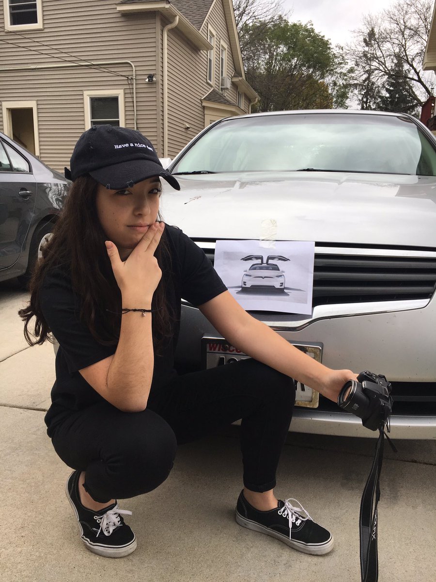 idrchan's tweet photo. Can you believe I am actually David Dobrik📸🎃 https://t.co/Z27WLC94EC