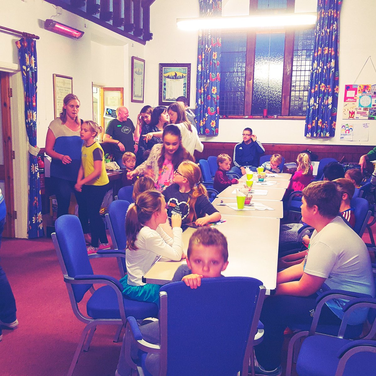 ThorpeCommunity's tweet photo. Some photos from our 'Light Party' great to work with @1hopewhitby to serve our community https://t.co/QG30iW7egg