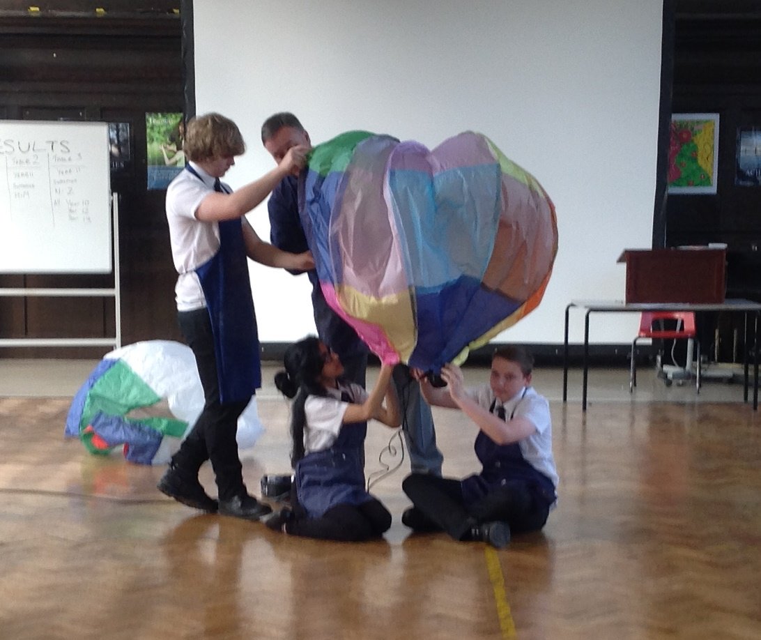 AbbotBeyneSTEM's tweet image. Yr 10 designed and made Hot Air Balloons as part of their Deep Learning Day #deeplearningday