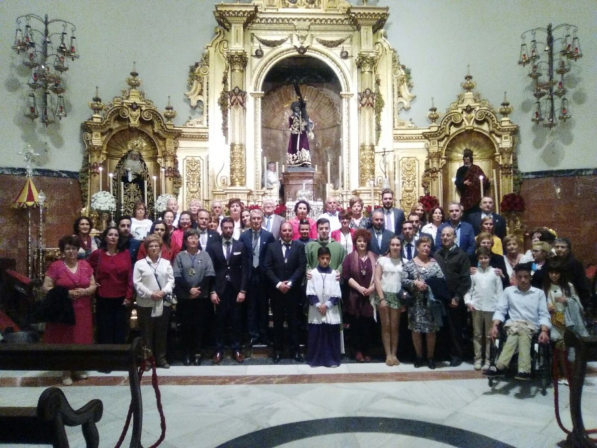 La <a href="/HdadJesusLaRoda/">Nazareno y Esperanza | La Roda 💜💚</a> acaba de ganar ante el Señor en la Basílica de <a href="/HdadGranPoder/">Hermandad Gran Poder</a> el #JubileoMisericordia
