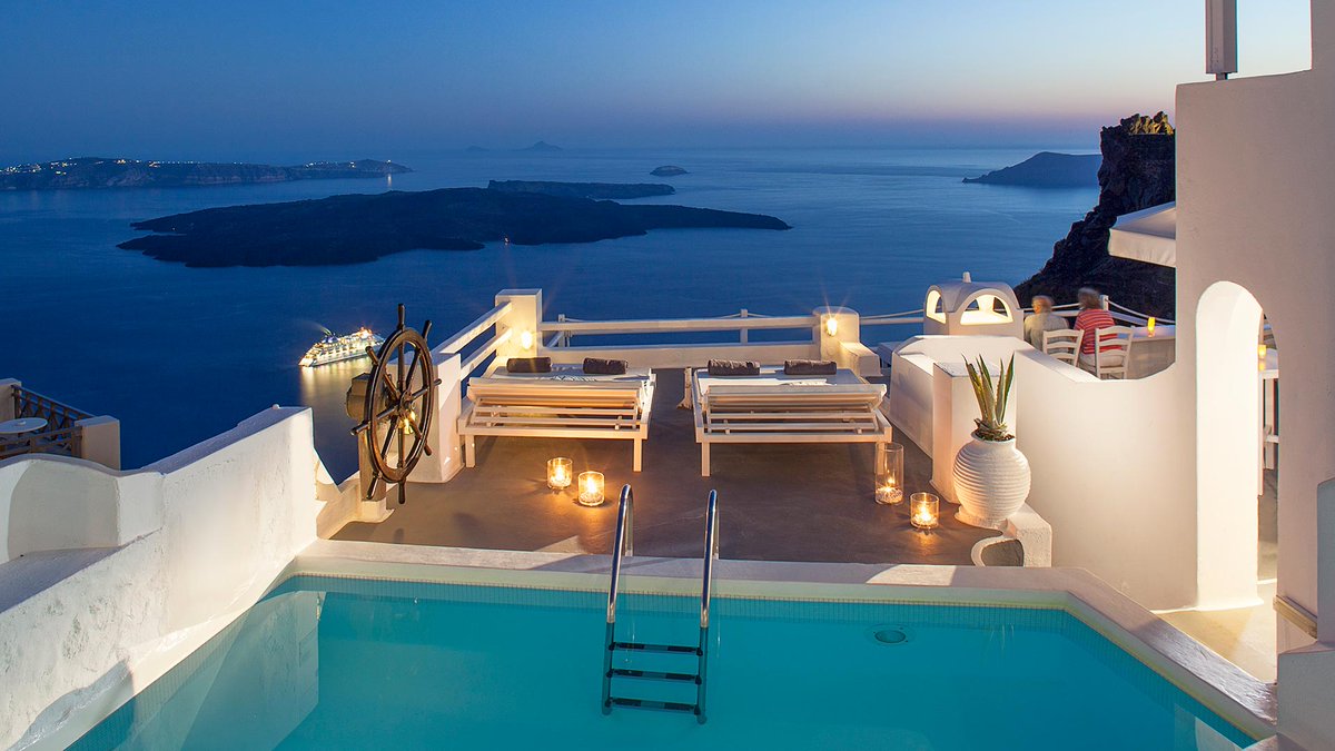 Mediteranique's tweet photo. Evening views from the On the Rocks Hotel in #Santorini #Greece https://t.co/Z8FGVgC9US #luxury #hotel https://t.co/WHHJVCbMvR