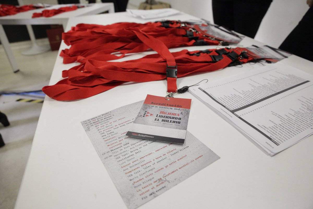 tedxavileswomen's tweet photo. Fotos de #TEDxAvilesWomen, todas, a ver quién se encuentra: https://t.co/mhOjyoCToT
#TEDWomen #Aviles #2016 #TEDxTalks https://t.co/3cjpYSeFi9