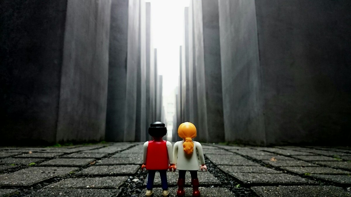 herreran88's tweet photo. Funny Berlín with @playmobil [Alexanderplatz] [Berliner Dom] [Monumento al Holocausto] [Brandenburger Tor] #berlin https://t.co/F3tliOTcYV