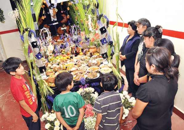 ahora_elpueblo's tweet photo. #Ajayus dejan el #Wiñay Marka para visitar a sus familiares https://t.co/9UIo9aN7GC https://t.co/M7VdXaAfYk