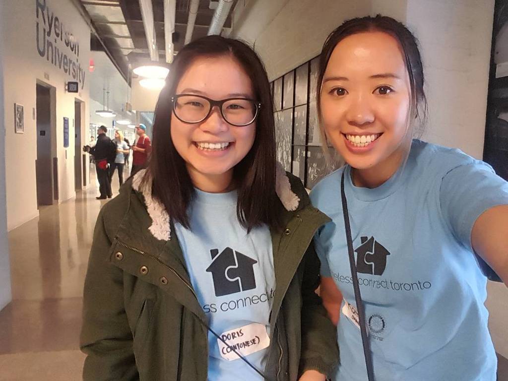 katsaire's tweet photo. another year at @hconnectto; love bringing new faces here to volunteer! 😊
#hct4 #homelessconnecttoronto #volunteer https://t.co/pcI1XP4PFp