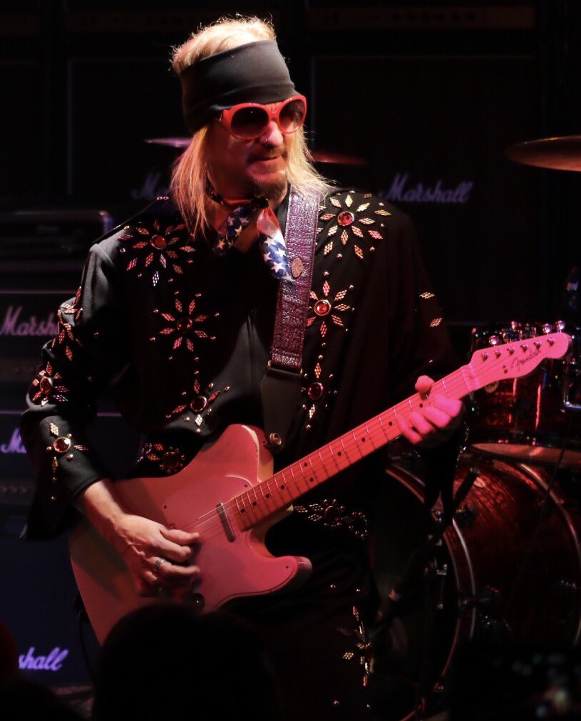 CountsKustoms's tweet photo. More #PicsFromLastNight @COUNTS77 @VampdVegas #RockAndRoll #Halloween #Party @DannyCountKoker @StoneyCurtis77 @zito_john @BarryBarnes77 https://t.co/cSg8eFY1su