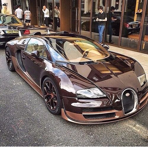 Oh, this color combo is INSANE! 😍 #Bugatti