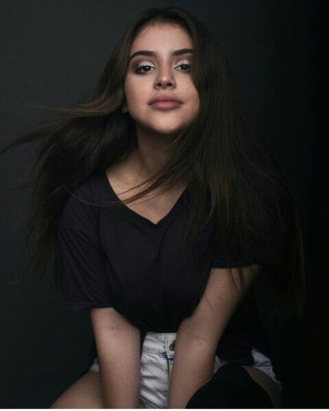 DeadPoolTWRPG's tweet photo. Lauren giraldo
Luna giraldo
17 ans
Loup-garou (oméga)
Séduisante et a un fort caractère
@lauren_rpgsh https://t.co/sjkINhw0P9