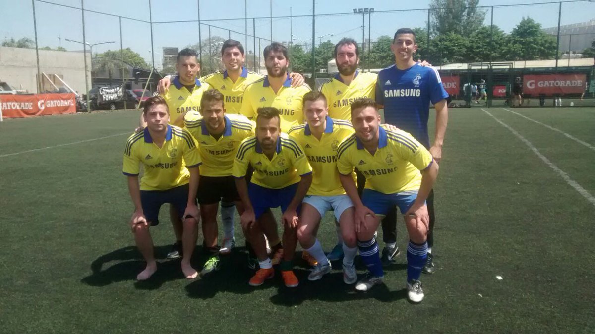 BTSFCOK's tweet photo. Estreno de casacas que se lleva un triunfo! Al fin llegaron! https://t.co/WbSC3FqJB8