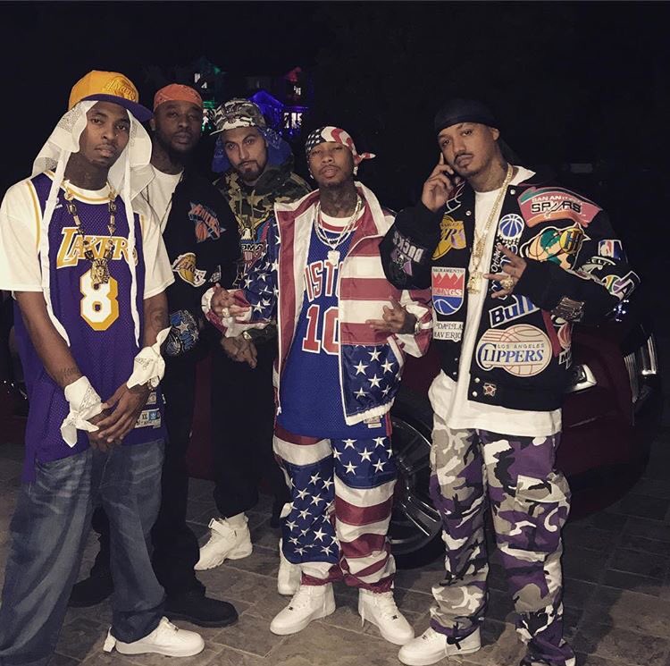 TheShadeRoom's tweet photo. #Tyga and his crew dressed as #Dipset for #Halloween https://t.co/wd455w8J2c