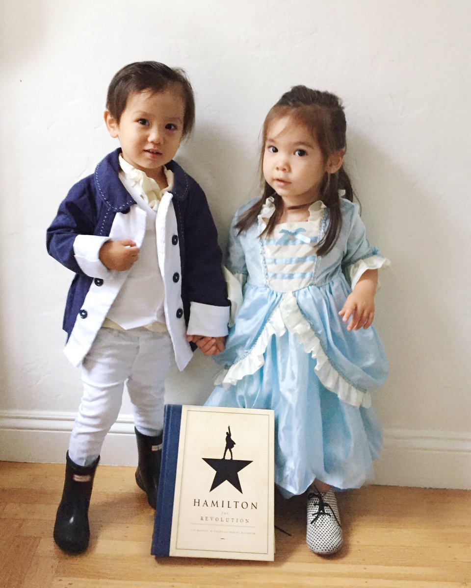 Hannahsuh's tweet photo. @Lin_Manuel @HamiltonMusical May I present to you, toddler Alexander and Eliza Hamilton. :D https://t.co/Zce813f9gm