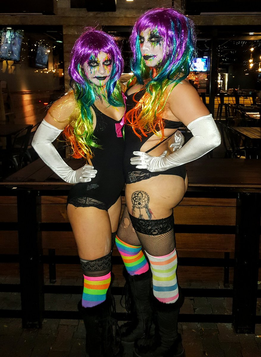 Our Sinister Clown Babes performing at @DrinkFattys for their #Halloweekend celebration 💛💚🎪💙💜 #Halloween #clowns #wicked #gogodancers #EDM