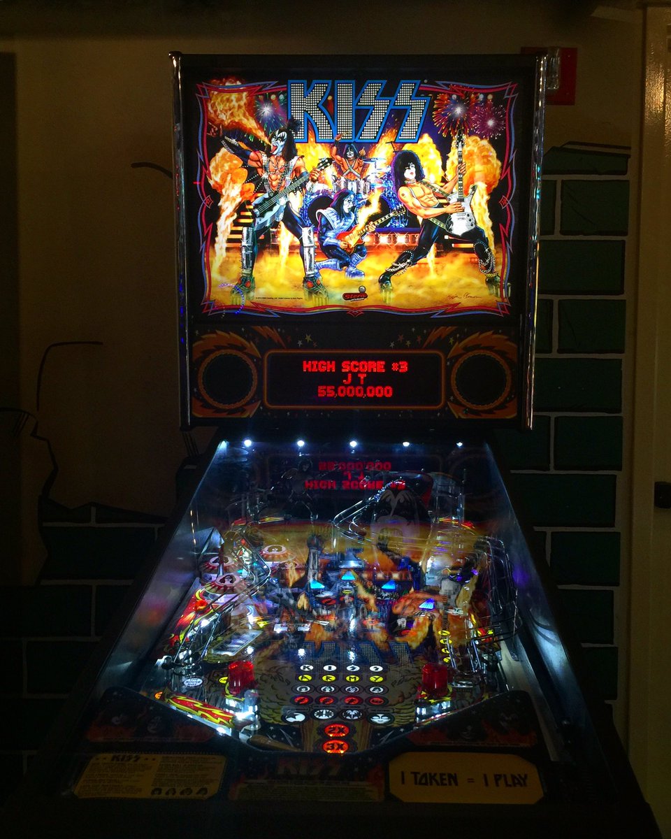 PenchoDuque's tweet photo. 🎶I was made for loving you baby 🎶 #Pinball #Kiss #ILovePinball #SundayFunday https://t.co/FFoPpHGKw5