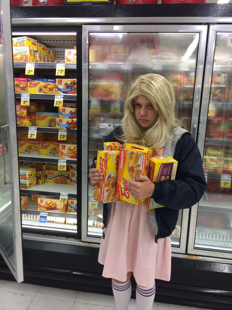 Happy Strangerween and  'Leggo my Eggos' #eleven @milliebbrown <a href="/Stranger_Things/">sƃuᴉɥʇ ɹǝƃuɐɹʇs</a> #StrangerThings <a href="/noah_schnapp/">placeholder</a> <a href="/FinnSkata/">.</a> <a href="/GatenM123/">Gaten Matarazzo</a> <a href="/eggo/">Eggo</a>