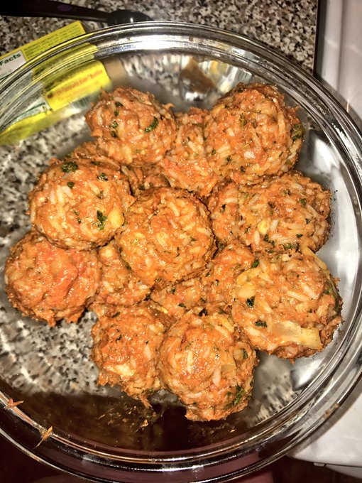 Perfect weather to for homemade albondigas 🍵💕😌 #meatballsmadewithlove https://t.co/G6nYBN2JsQ<a href="/tag/meatballsmadewithlove"class="tags"><span>#meatballsmadewithlove</span></a>