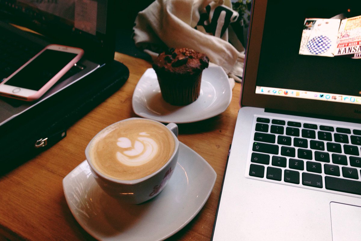 florenciapotter's tweet photo. Trabajando en el proyecto personal 💪🏻 (at @AllSaintsCafe in Buenos Aires) https://t.co/9fVAMvWHRk https://t.co/w5euGqz2WL