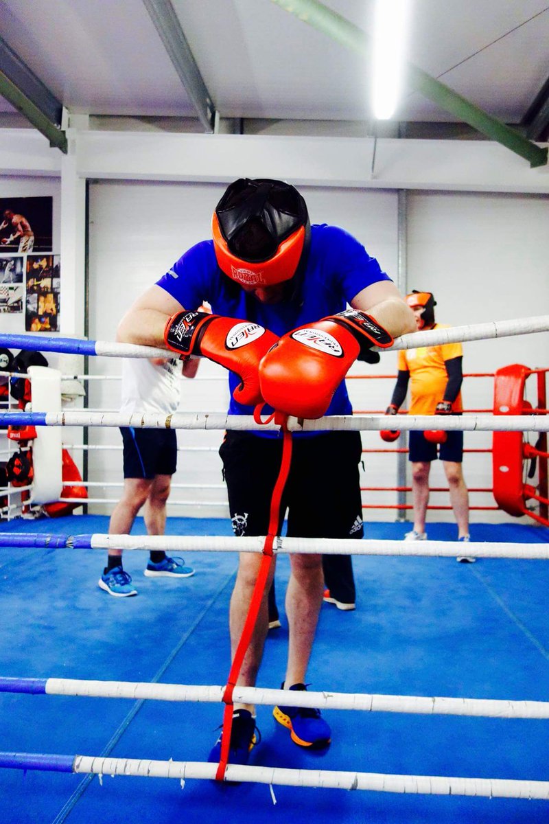 bluecornerfight's tweet photo. Pressure mounting, 13 days to go, tick tock😱
#bluecornerfightnight @RadissonGalway  November 12th https://t.co/bKQ8hbOFBi
