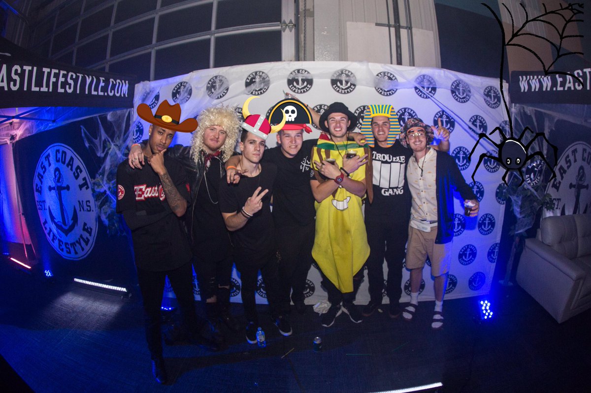 Neon Dreams tweet media