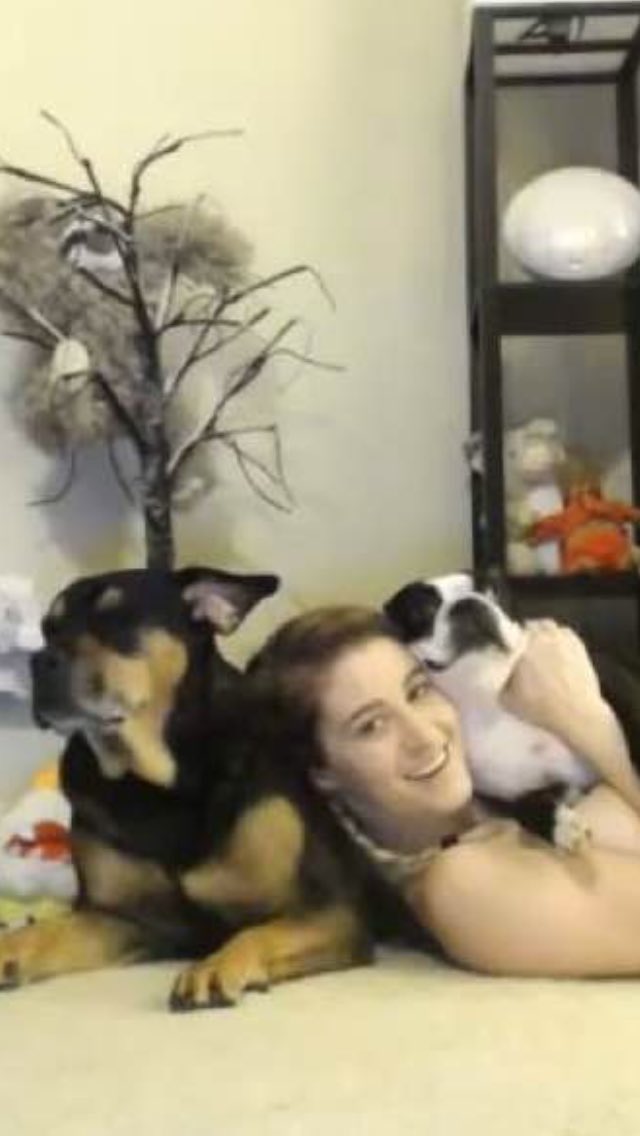 openteckbb1234's tweet photo. @jennajadecb #cuddlebuddys https://t.co/tOcVPV9CEX