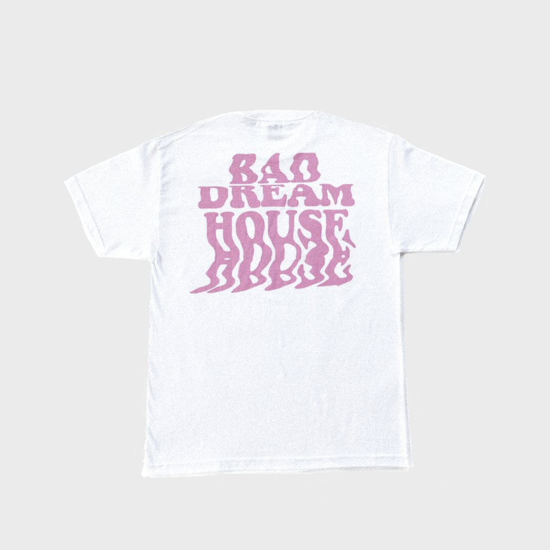 Pick up our Bad Dream House tee, just in time for Halloween! 🎃
→ neuegoods.com/store/bad-drea…