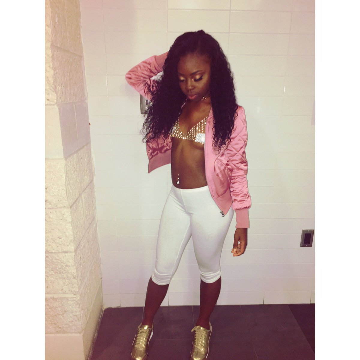 SimplyKryssi's tweet photo. #Bcuhoco2k16 🔥 https://t.co/YpQLDY6qFN