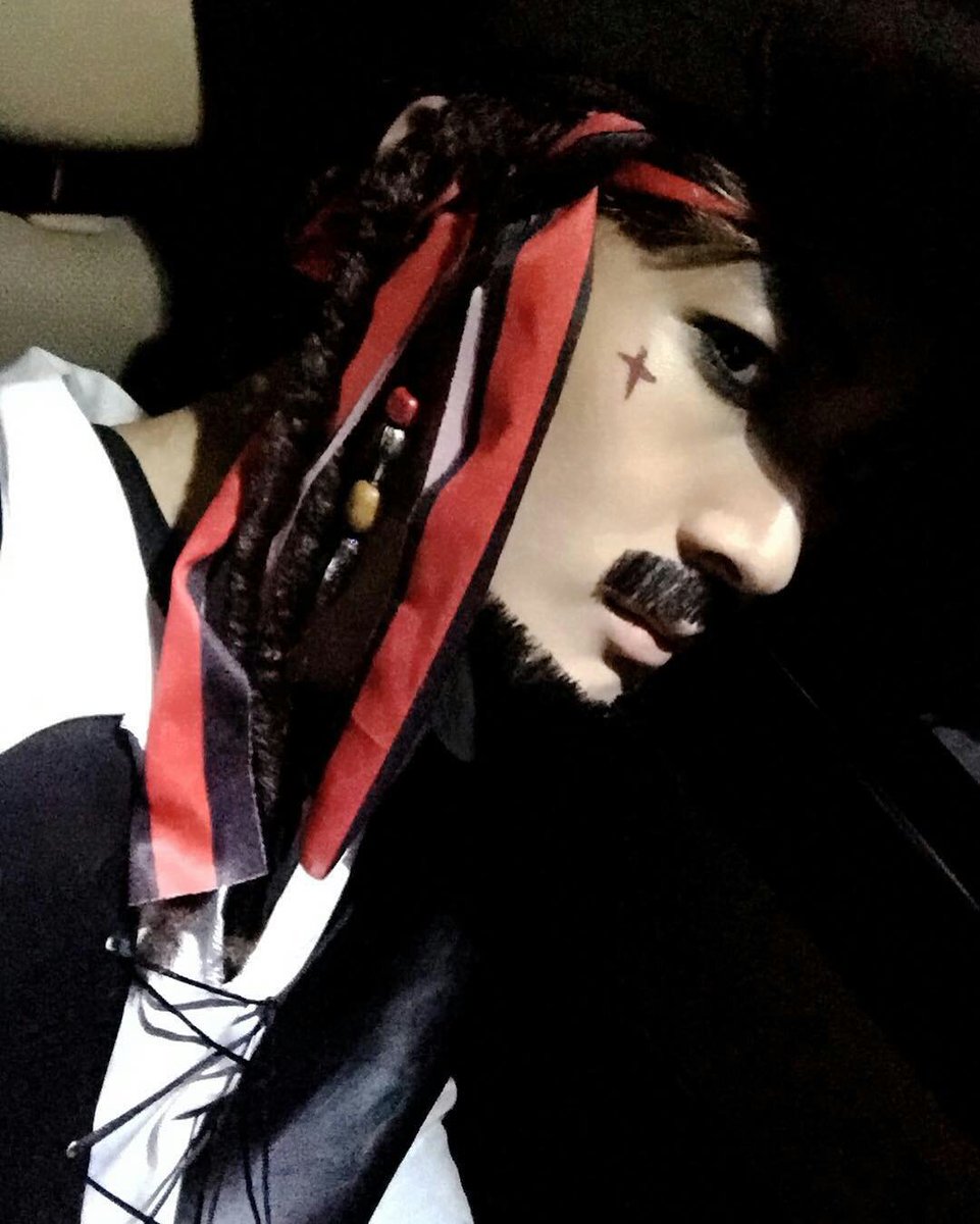 vavpics's tweet photo. [ Ace · Instagram ]

(161031)
'#할로윈 #halloween #costume#jacksparrow 
#vav #vavace #selfie 
#johnnydepp 같나요? ☺️'
[#1yearWithVAV] https://t.co/lDGG1RmRoX