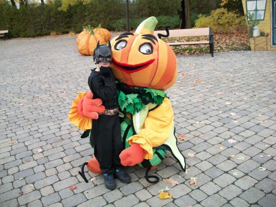 weathernetwork's tweet photo. Dress for the weather, and a few more helpful tips for a safe trick-or-treat 🎃
https://t.co/UW8hMonGVz @Duracell #Trustedpower https://t.co/a1ATuQlYAJ