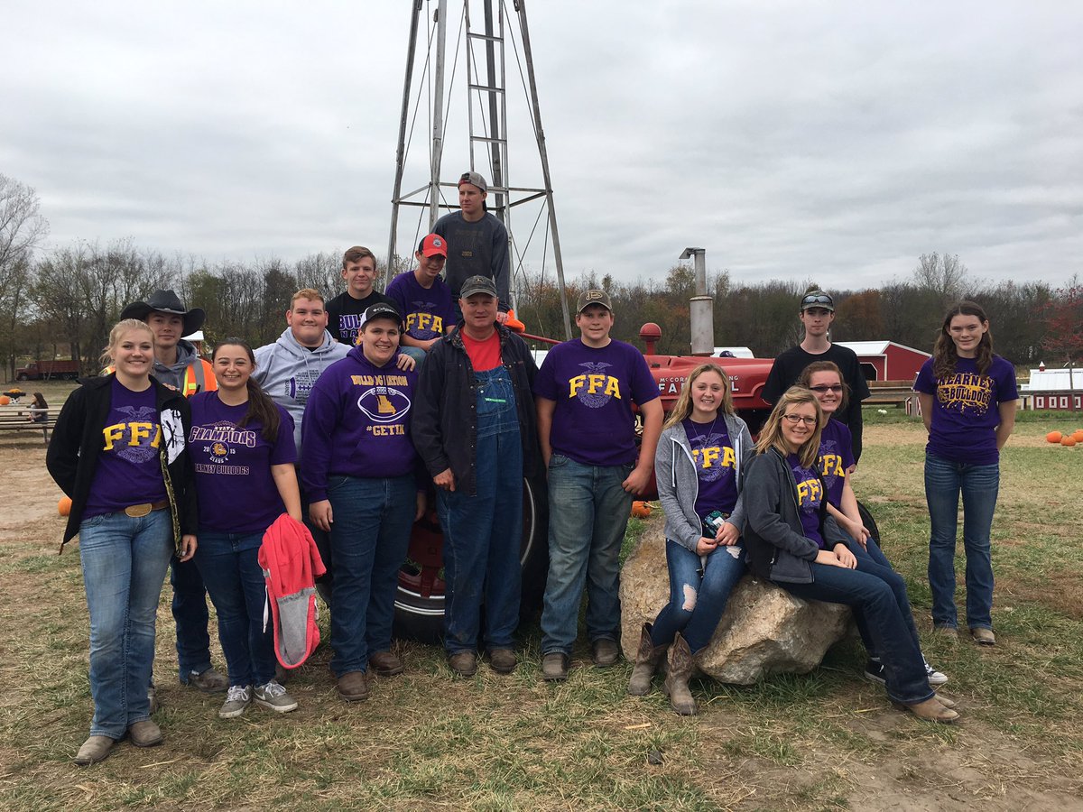 KearneyFFA's tweet photo. Had a great time volunteering today at Fun Farm! We love helping our local community and becoming stronger leaders!! #startingourlegacy https://t.co/OKjOhvj5VE