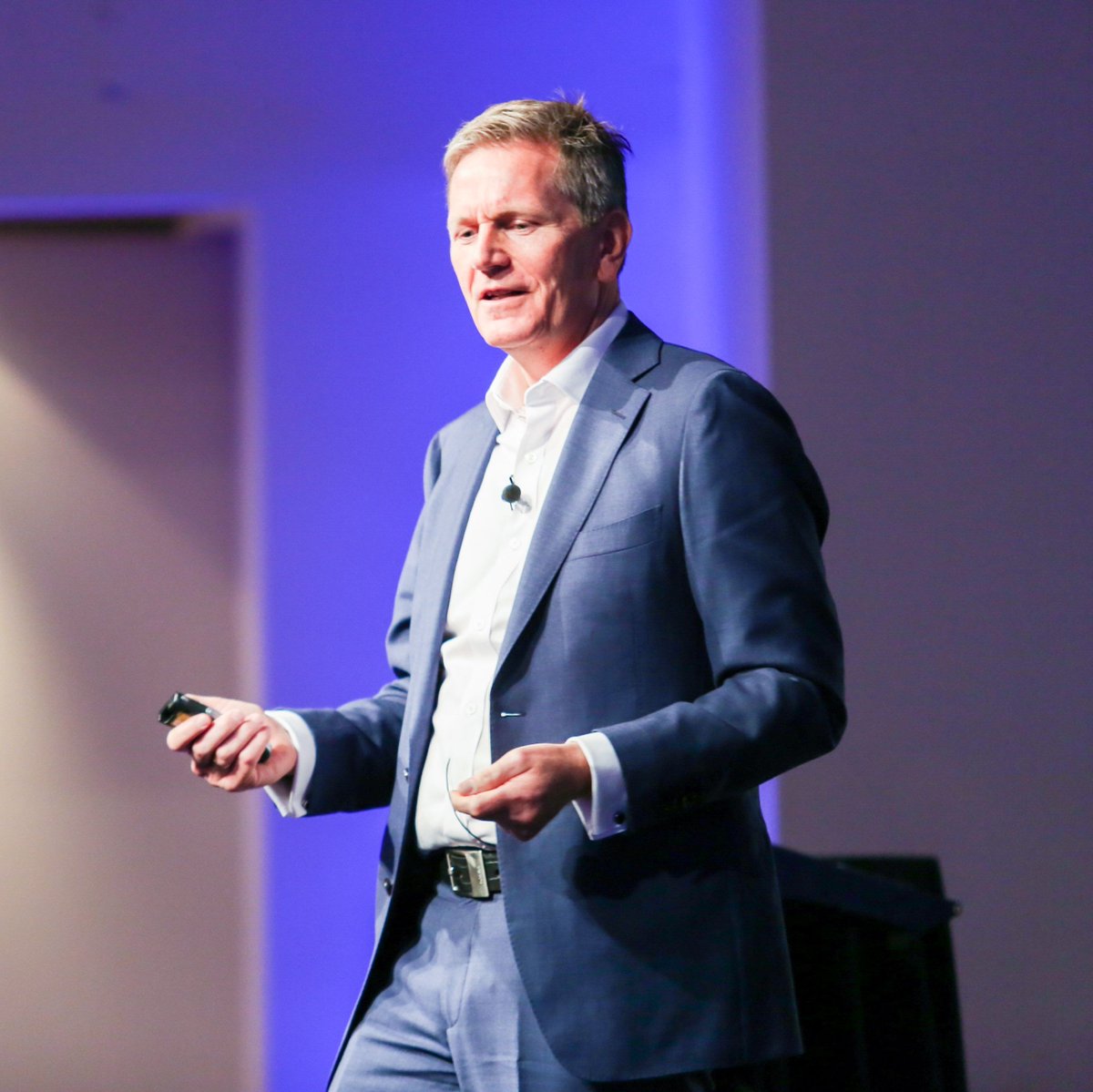 jayteohkk's tweet photo. @SimenMunter  on "Digital Disruption in the Workplace" at the Future of Work conference #FutureOfWork #WORK2 https://t.co/Nn7KD9TsTd
