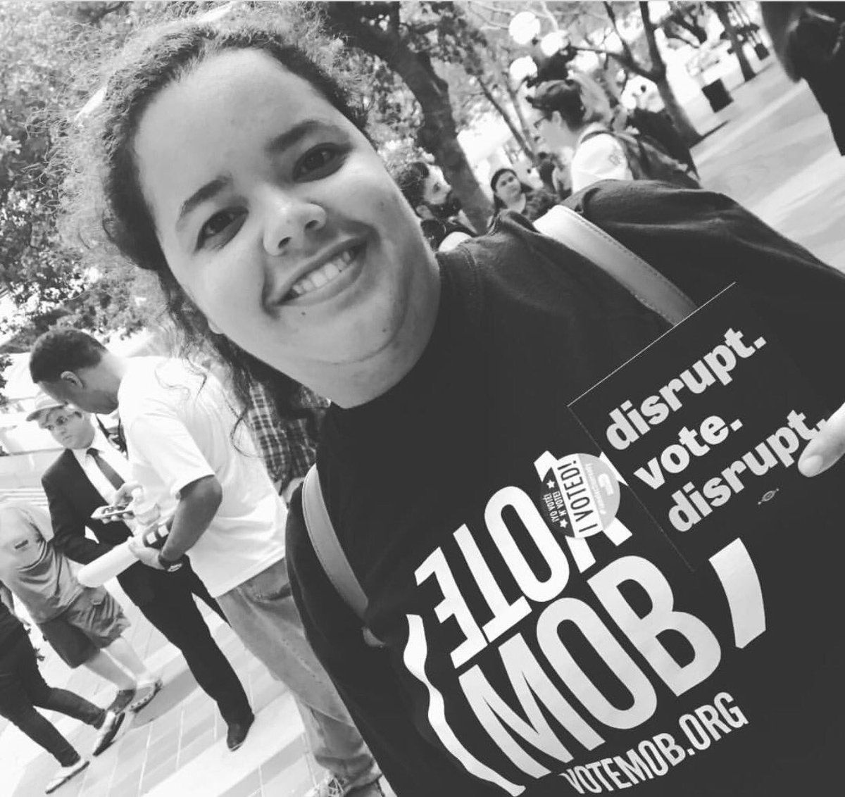 FlStuPwr's tweet photo. #disruptEARLYVOTEdisrupt #FLStudentPower #VoteMob2016 #TrumpIsScary https://t.co/iqi0n38oQd