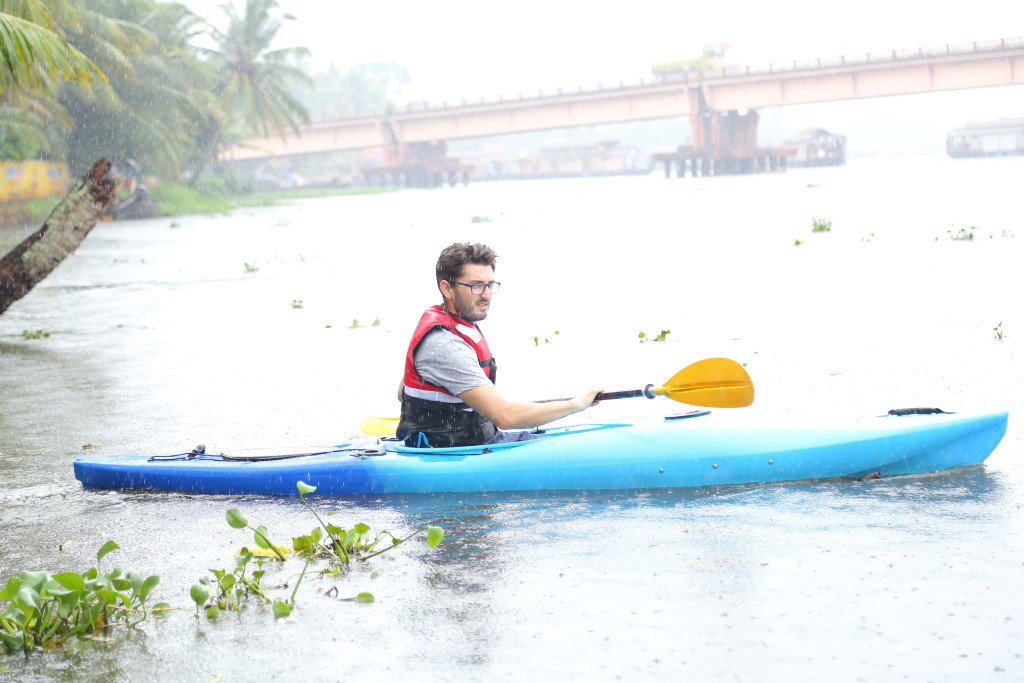 AdventuresTree's tweet image. Kayaking in Kerala’s backwaters hasn’t been as exciting as this. Happy Deepavali to everyone ! temple-tree.com